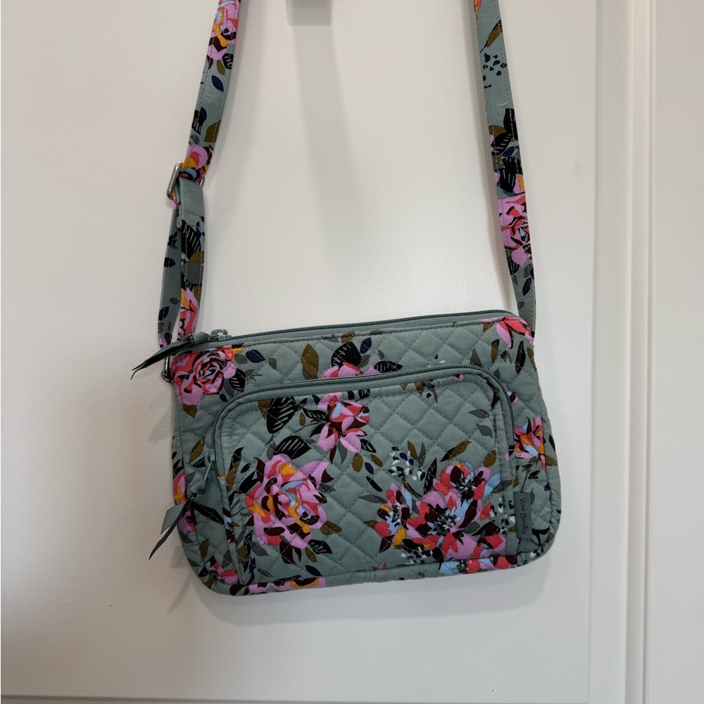 Vera Bradley small crossbody, Rosy Outlook pattern, BNWOT